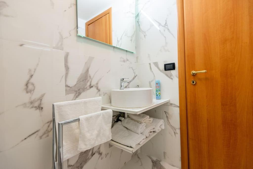 Appartamento Confortevole Генуа Екстериор снимка